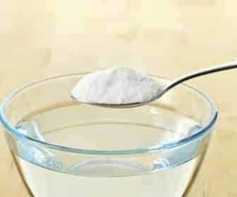 Acqua e bicarbonato di sodio