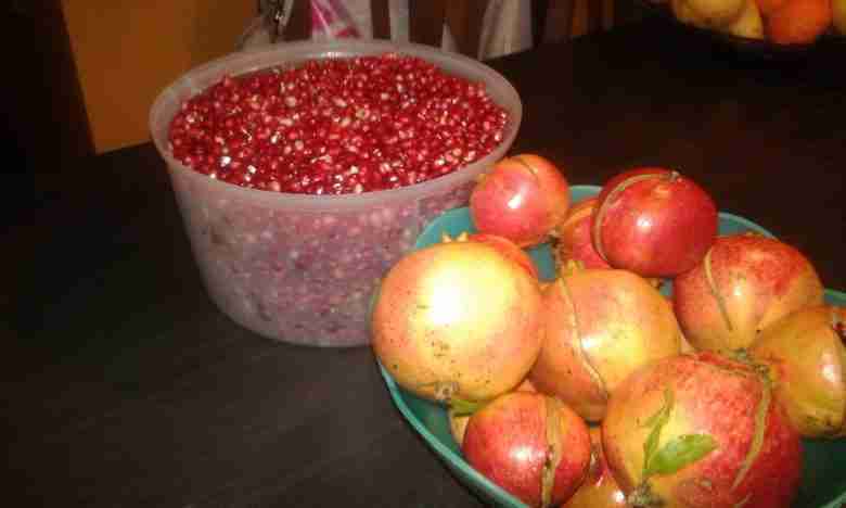 Melograni sgranati pronti per la marmellata