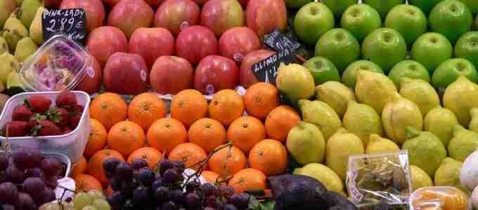 Il calendario della frutta di stagione. Guida all’acquisto consapevole Il calendario della frutta di stagione. Guida all’acquisto consapevole