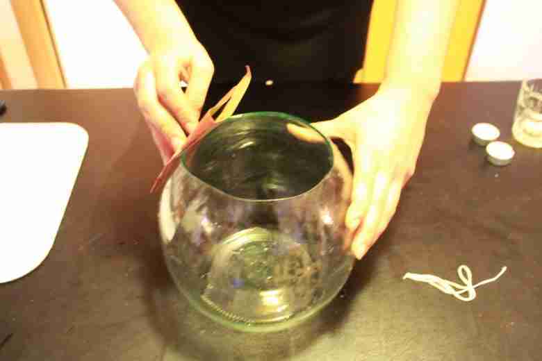 Levigatura del vaso di vetro