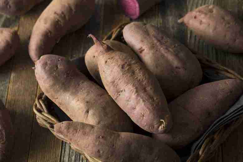 Patate viola intere